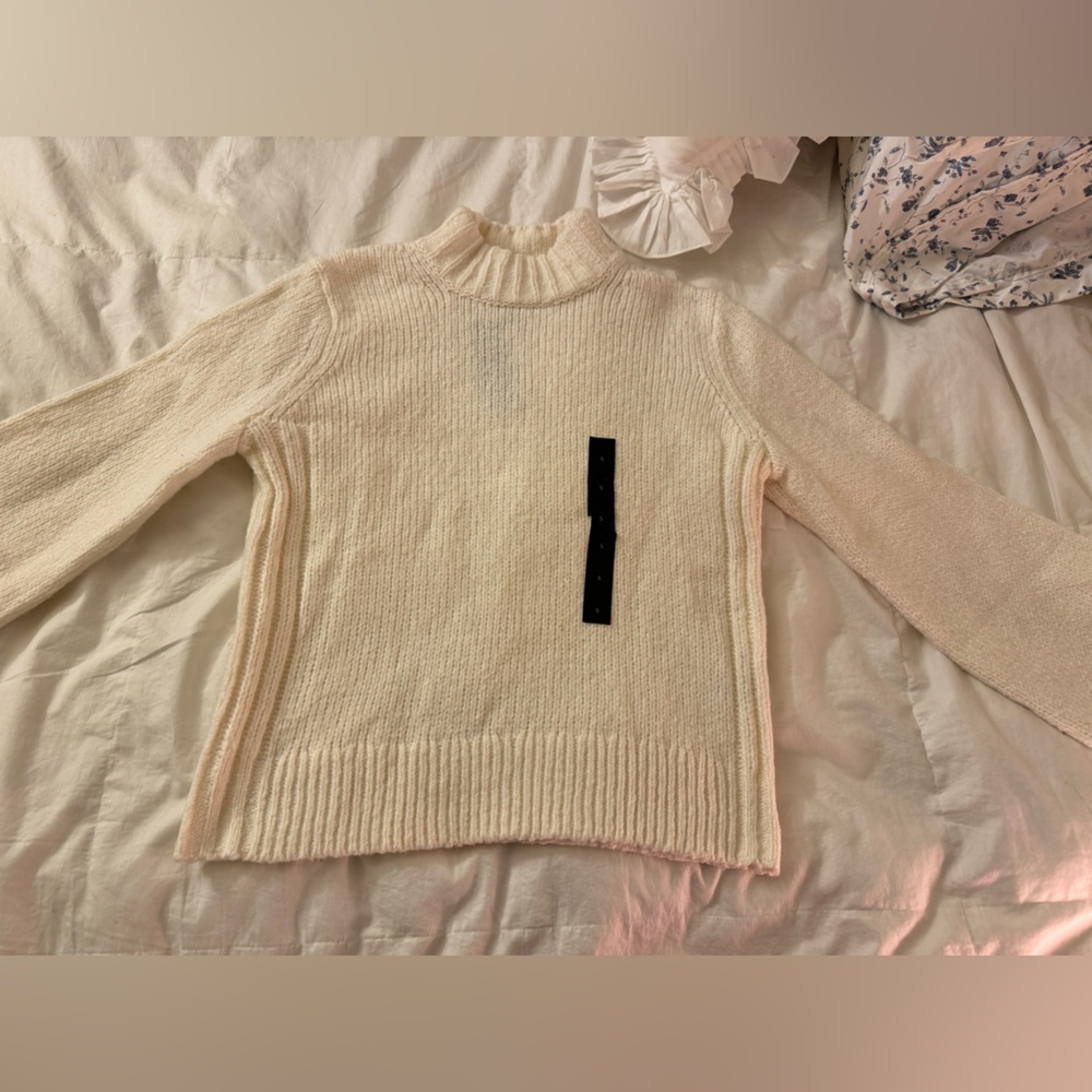 NWT Banana Republic Cream/Ivory Sweater